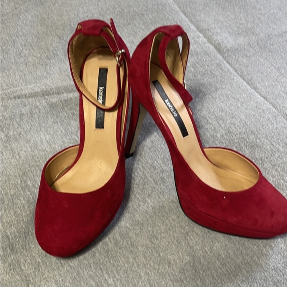 Red women shoes, brand new of the box